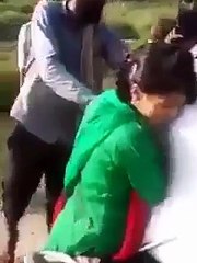 یہ ہیں بھارتی جو درندگی کی تمام حدیں پار کر چکے ہیں اس ملک میں نہ عورتوں کی عزت مخفوظ ہے نہ اقلیتوں(360p)