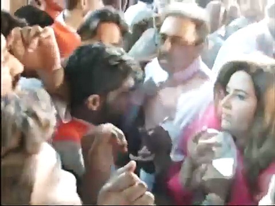 Misbehave with girl at PTI Raiwind Jalsa(360p)