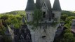 Ruines du Chateau de Noisy Miranda à l'abandon en forêt en Belgique