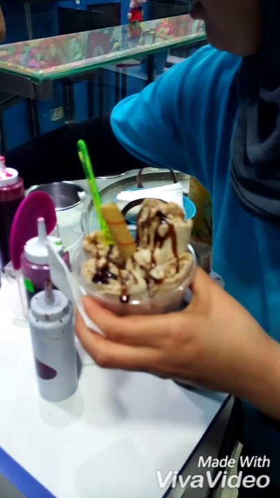 Ice Cream Rolls . Glace Thaïlandaise Ice Cream Rollss