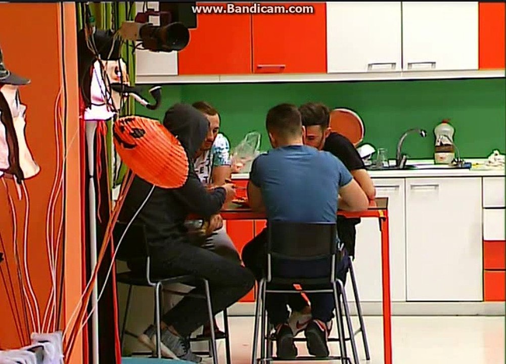 Soare, Ali, Radu si Petrica la masa 3010.2016 mpfm 6