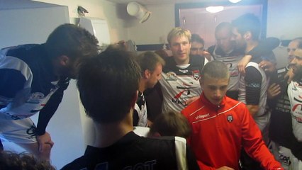 ÉLITE - D1 : Dans les (p'tits) vestiaires d'Aspre Maronne (avec un peu de buée), après la victoire 2 - 3 le 30/10/2016 :