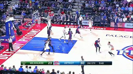 Drummond's Double-double Leads Pistons over Bucks