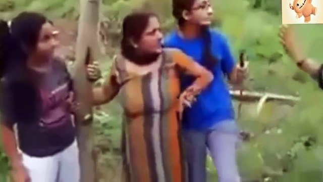 Funny Clip Pakistani Girls Fighting very funny , WWE girls Fight 1