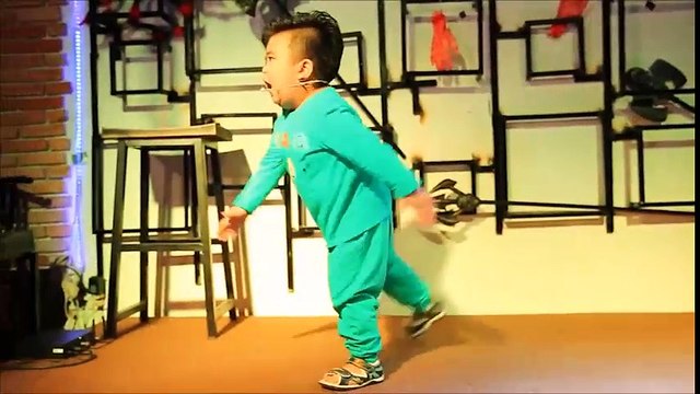 Tin Tin siêu đáng yêu khi múa hát như người lớn