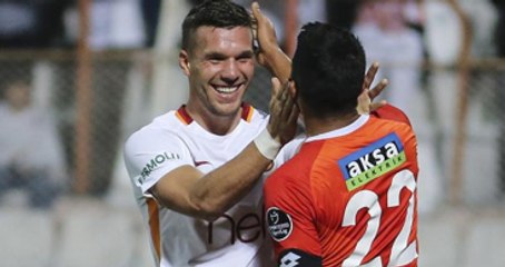 Podolski, Engelli Taraftarın İmza İsteğini Karşılıksız Bırakmadı