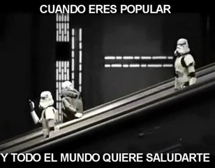 cuando eres popular y todo el mundo quiere saludarte