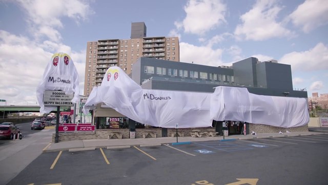 Un burger King déguisé en McDonald's pour Halloween LOL