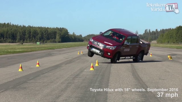 Le SUV Toyota Hilux manque de se retourner en Test contrairement à ses adversaires !!