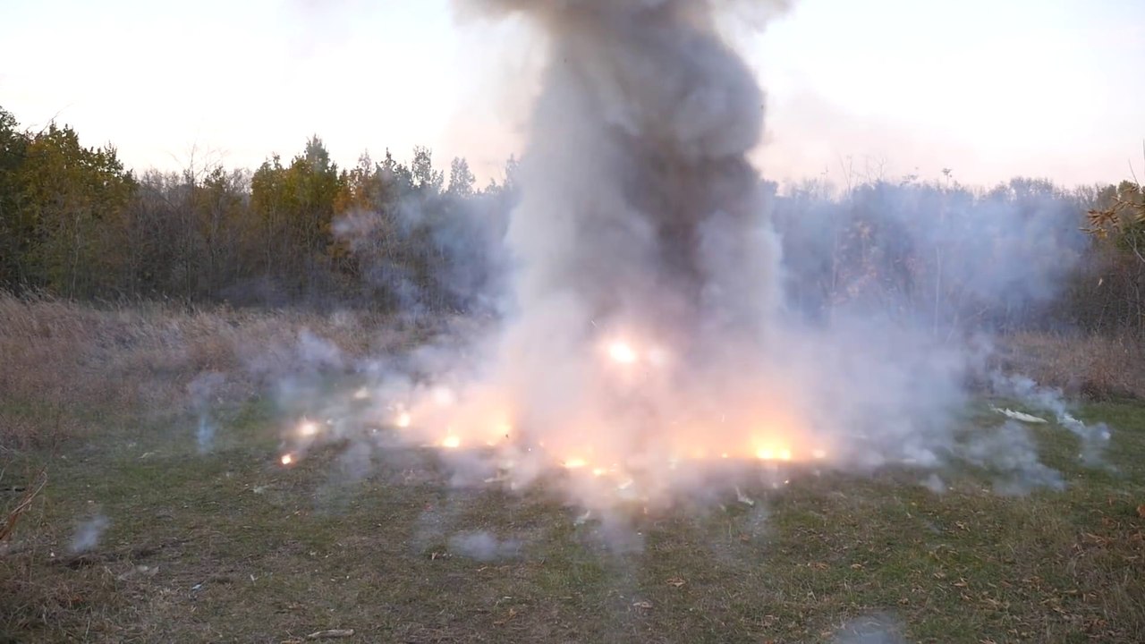 Explosion de 10000 feux d'artifices !!