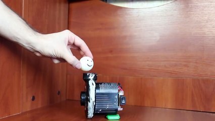 Amazing experiment with a flying ball