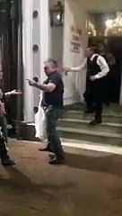 Un client en colère se bat avec une strip-teaseuse (La Nouvelle-Orléans)