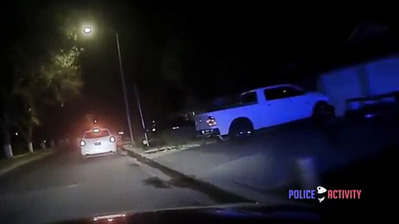 Un policier se fait tirer dessus par un suspect pendant une course poursuite