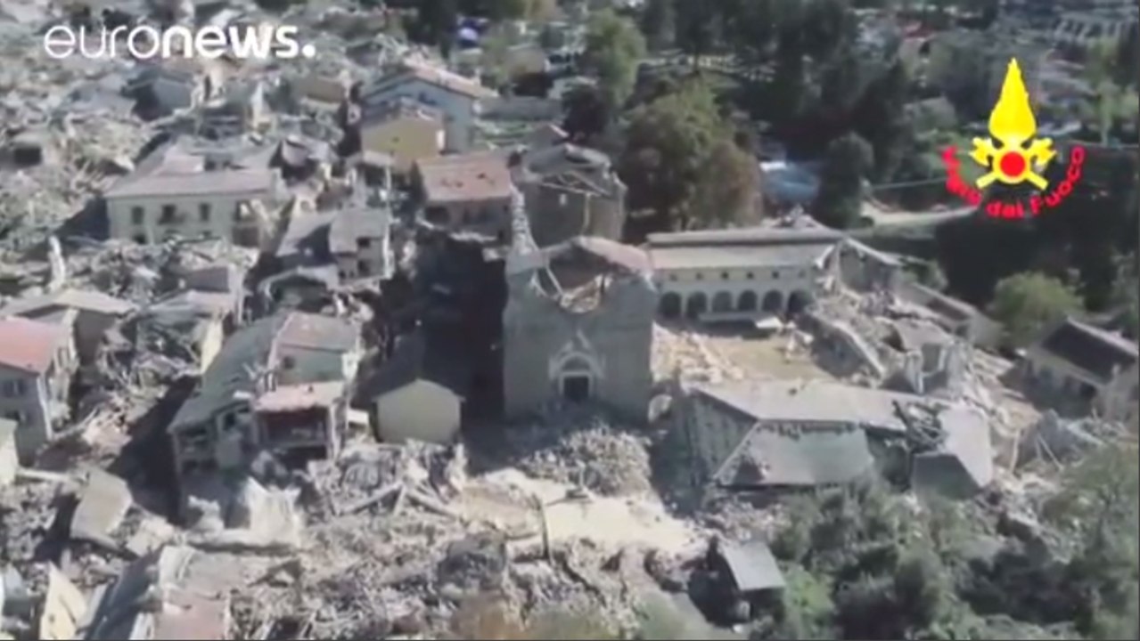 Nouveau tremblement de terre dans le centre de l'Italie : plus de 30000 personnes sans toit