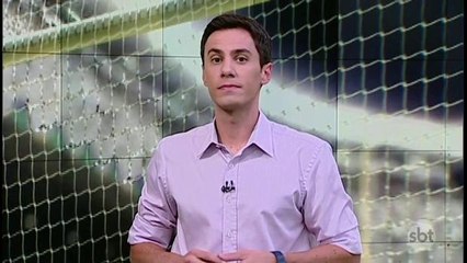 Atacante Jô volta ao Corinthians e assina contrato de três anos