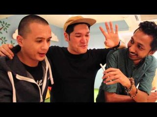 Arnold Goes To a Cat Café!