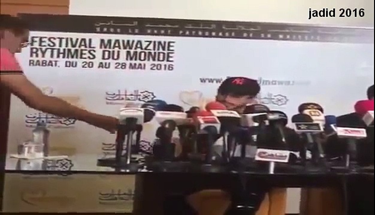 Saad Lamjarred يقمع صحفي لكثرة فضوله