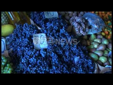 Ora News - Tregtarët në Fier ankohen për ambulantët: Po na falimentojnë!