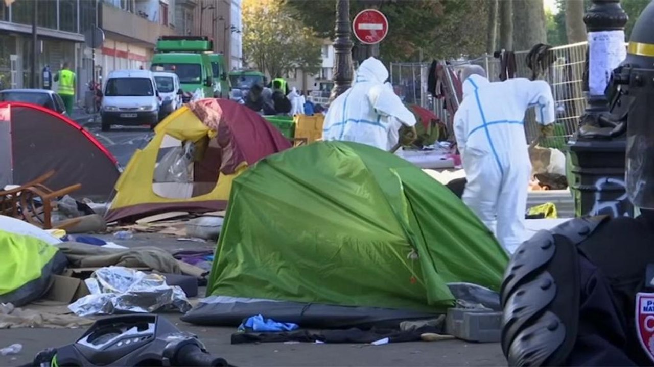Paris: Polizei geht gegen illegales Flüchtlingslager vor