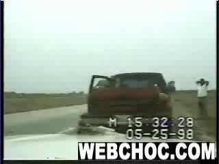 flic écrasé par une voiture
