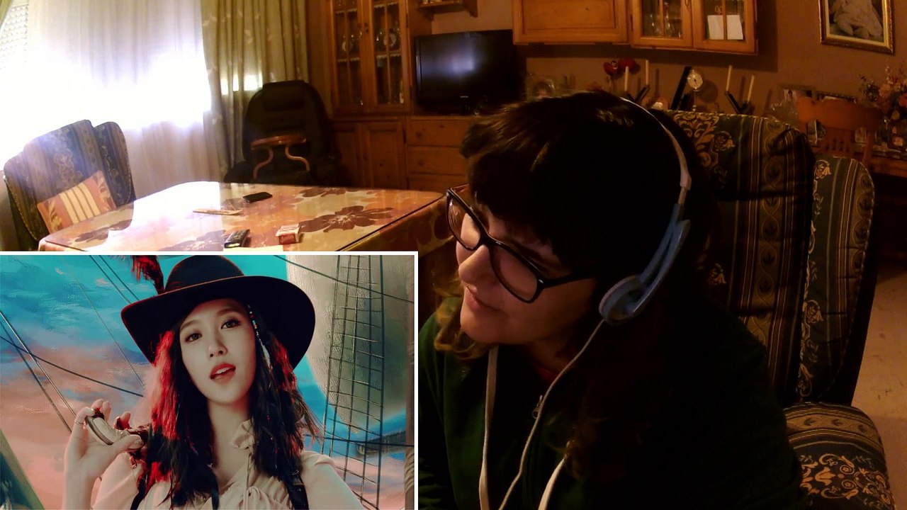 TWICE (트와이스)- TT (티티) Mv reaction (Español)