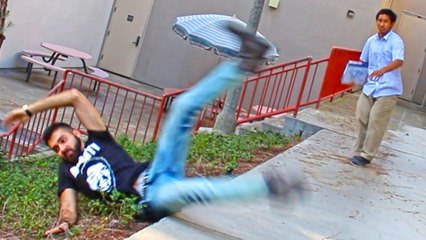 HALLOWEEN SCARE PRANK - GETTING SHOT IN PUBLIC