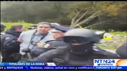 Policía de México intentó arrestar a reportero que tomó fotos durante un hallazgo de cuatro cuerpos