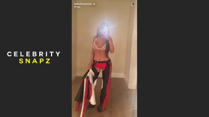 Kylie Jenner déguisée en Christina Aguilera pour Halloween !