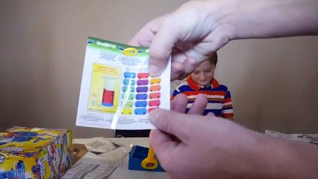 Crayola Marker Maker Play Kit! | Kid Reviews | DIY Make Your Own Markers!