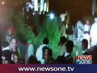 Police thrust Khattak-led PTI caravan back to Peshawar