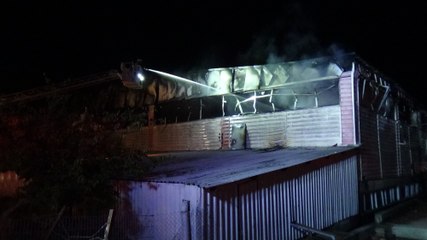 İstanbul'da büyük yangın, Tam 100 ekip söndürdü