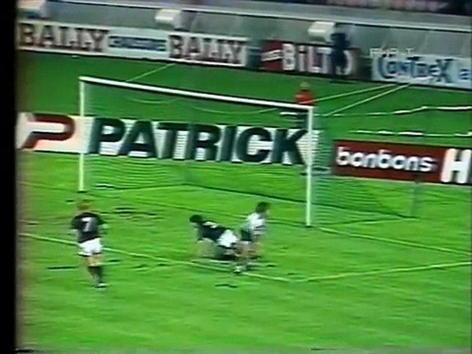 19.09.1984 - 1984-1985 UEFA Cup 1st Round 1st Leg Paris Saint-Germain 4-0 Heart of Midlothian FC