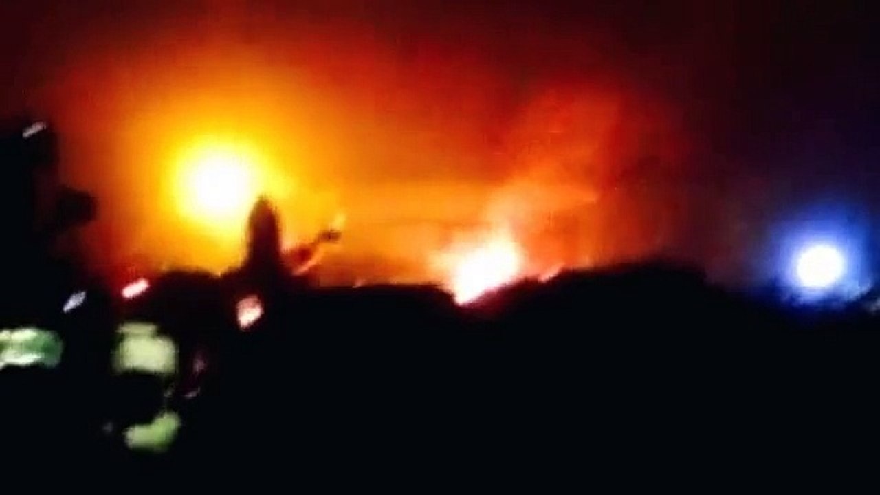 Govtf fired shell at non armed people of Pakistan by tax payers money to stop entering them in Punjab.