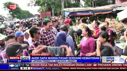 Ahok Foto Bareng dengan Warga Pasar Serdang Kemayoran