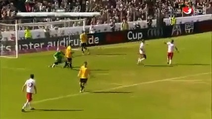 Pha ghi bàn đẹp mắt của Manuel Neuer-CFnyWTWj5P4