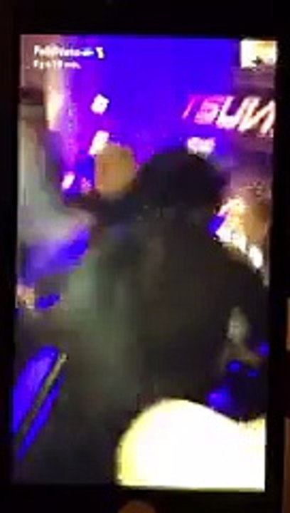 La vidéo de la bagarre de Booba avec un jeune dans une boite de nuit en Suisse