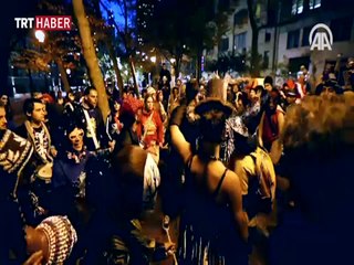 New York'ta 60 bin kişilik Cadılar Bayramı yürüyüşü