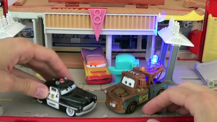 Descargar video: Screaming Banshee and Ghostlight Disney Pixar Cars Prank Lightning McQueen Pranks Mater