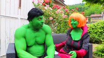 Hulk beija o hulk senhora! Piada Carta de amor w Spiderman, Joker & Venom! Super heróis cômicos