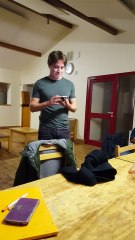 Quand Guillaume chante pour son entrée dans le bureau du Biarça....