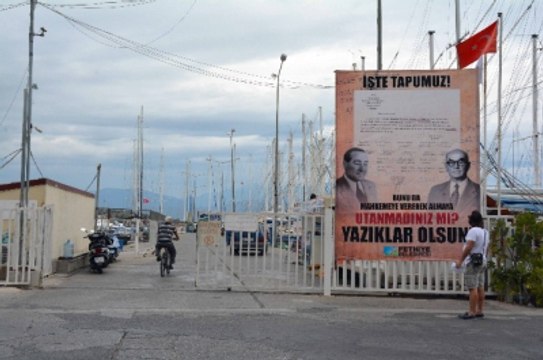 Fethiye İskelesi'nin Büyükşehir'e Devrine Afişli Tepki