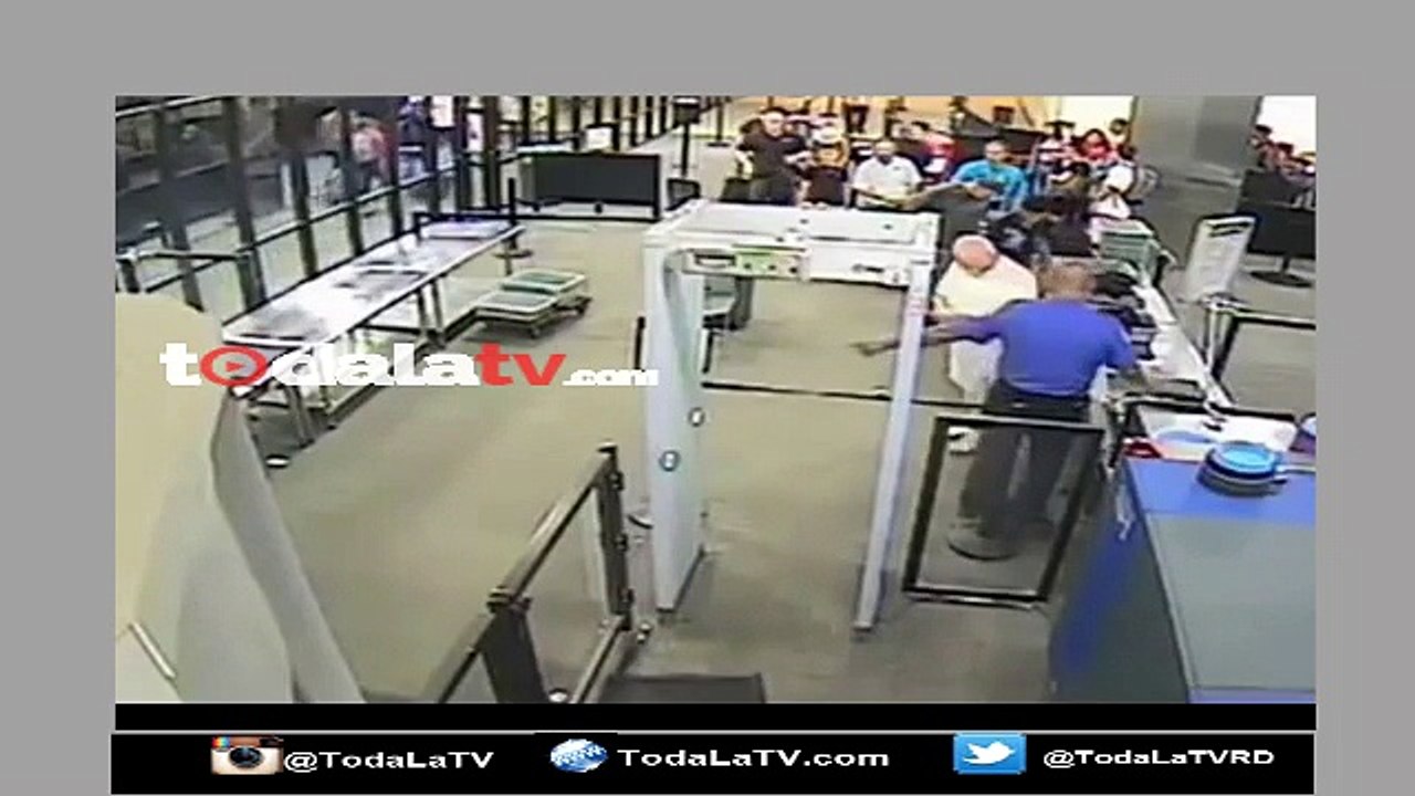 Hombre efectúa ataque con machete en el aeropuerto de Nueva Orleans-Video