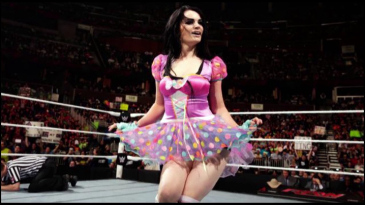Wwe_5-Reasons-Why-WWE-Fans-Think-PAIGE-Is-Pregnant