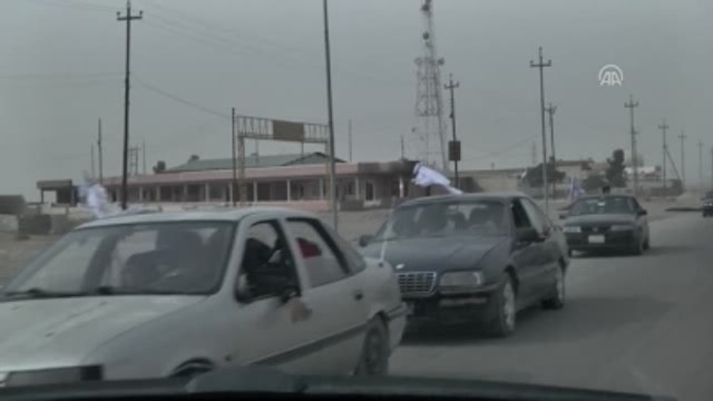 Musul'da Çatışma Ortasında Kalan Siviller Kaçıyor