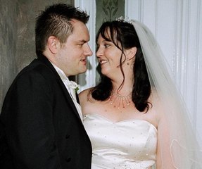 41 Yaşındaki Kadının Kanser Olduğu Düğün Fotoğraflarında Ortaya Çıktı