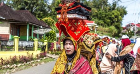 Dünyanın En Büyük Anaerkil Topluluğu Minangkabau İlginç Adetleriyle Dikkat Çekiyor