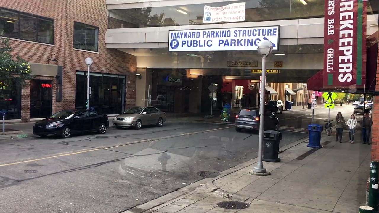 Aller au travail à dos de dinosaure