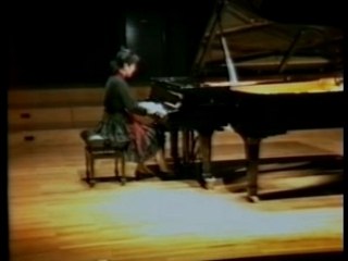 Lully Sakaguchi 17 ans jouant "Petrushka" de Stravinski