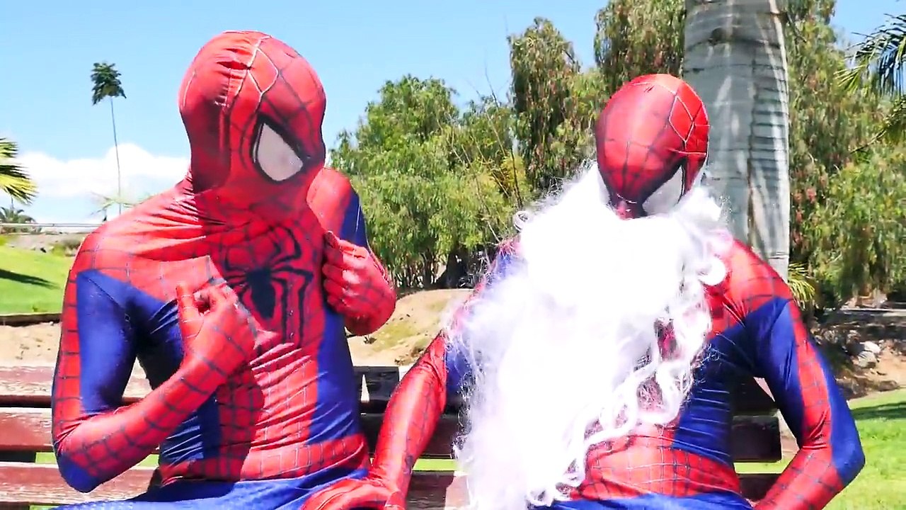 Spiderman contra piratas! Homem aranha viagem no tempo! Frozen Elsa! Filme engraçado
