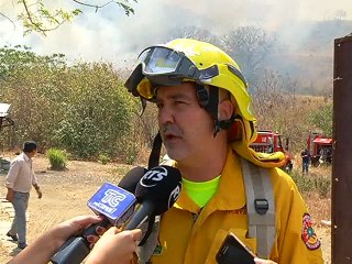 Incendio forestal en Cerro Azul